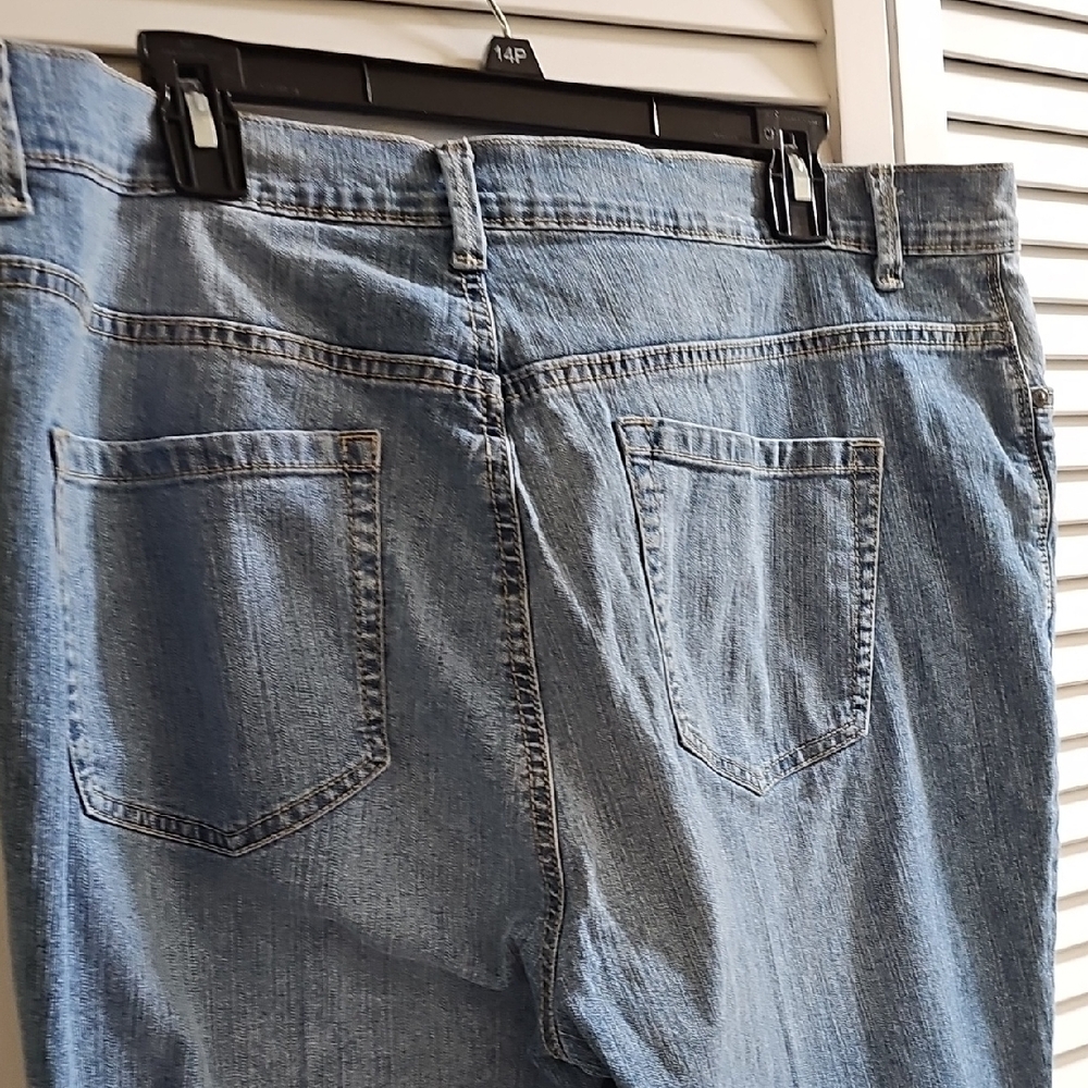 Gloria Vanderbilt Capris - Picture 3 of 3